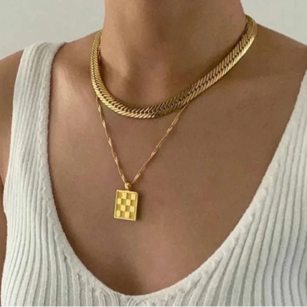 18K Gold Checker Board Square Pendant Vintage Style Necklace